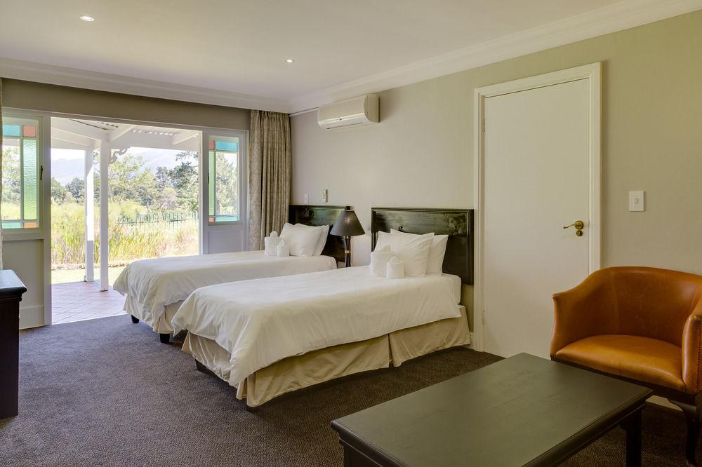 Protea Hotel By Marriott George King George Extérieur photo