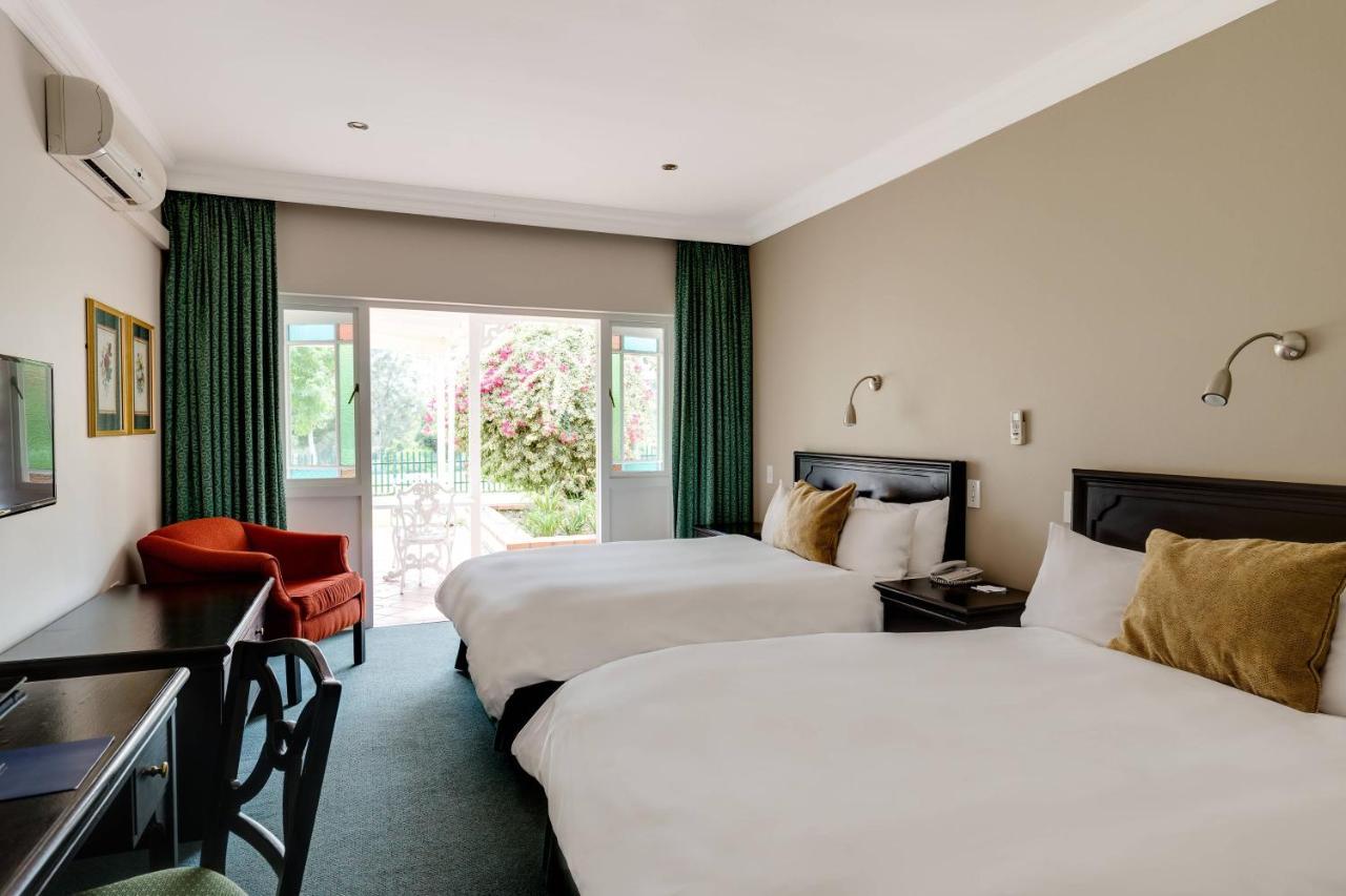 Protea Hotel By Marriott George King George Extérieur photo