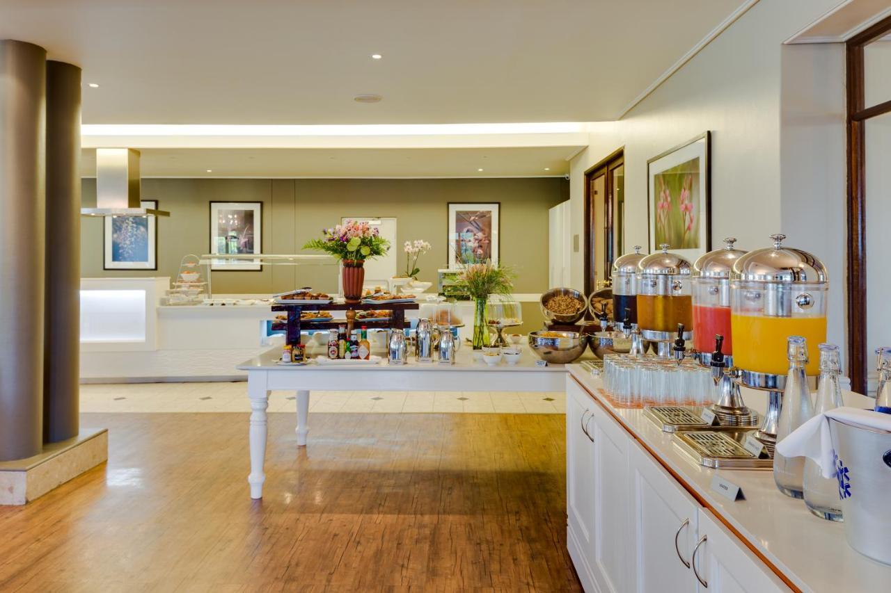 Protea Hotel By Marriott George King George Extérieur photo