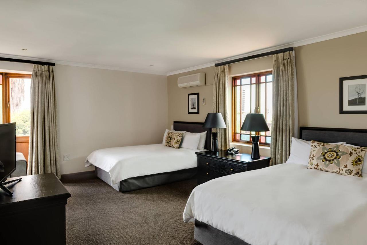 Protea Hotel By Marriott George King George Extérieur photo