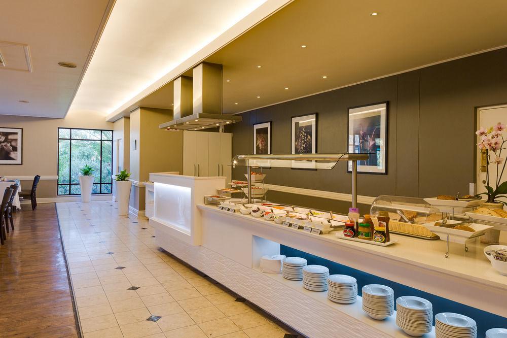 Protea Hotel By Marriott George King George Extérieur photo