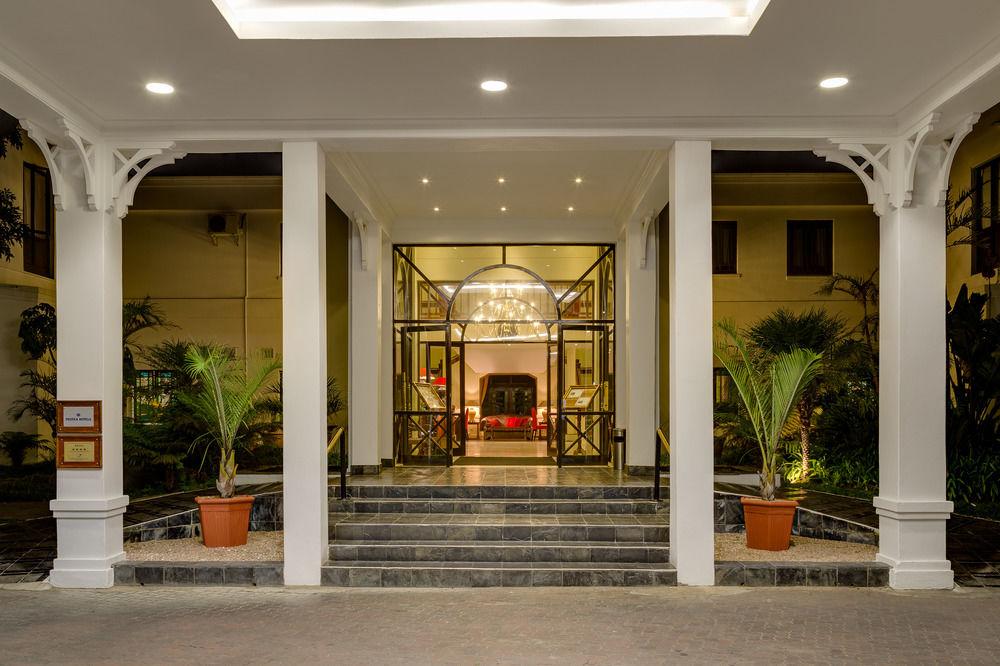 Protea Hotel By Marriott George King George Extérieur photo