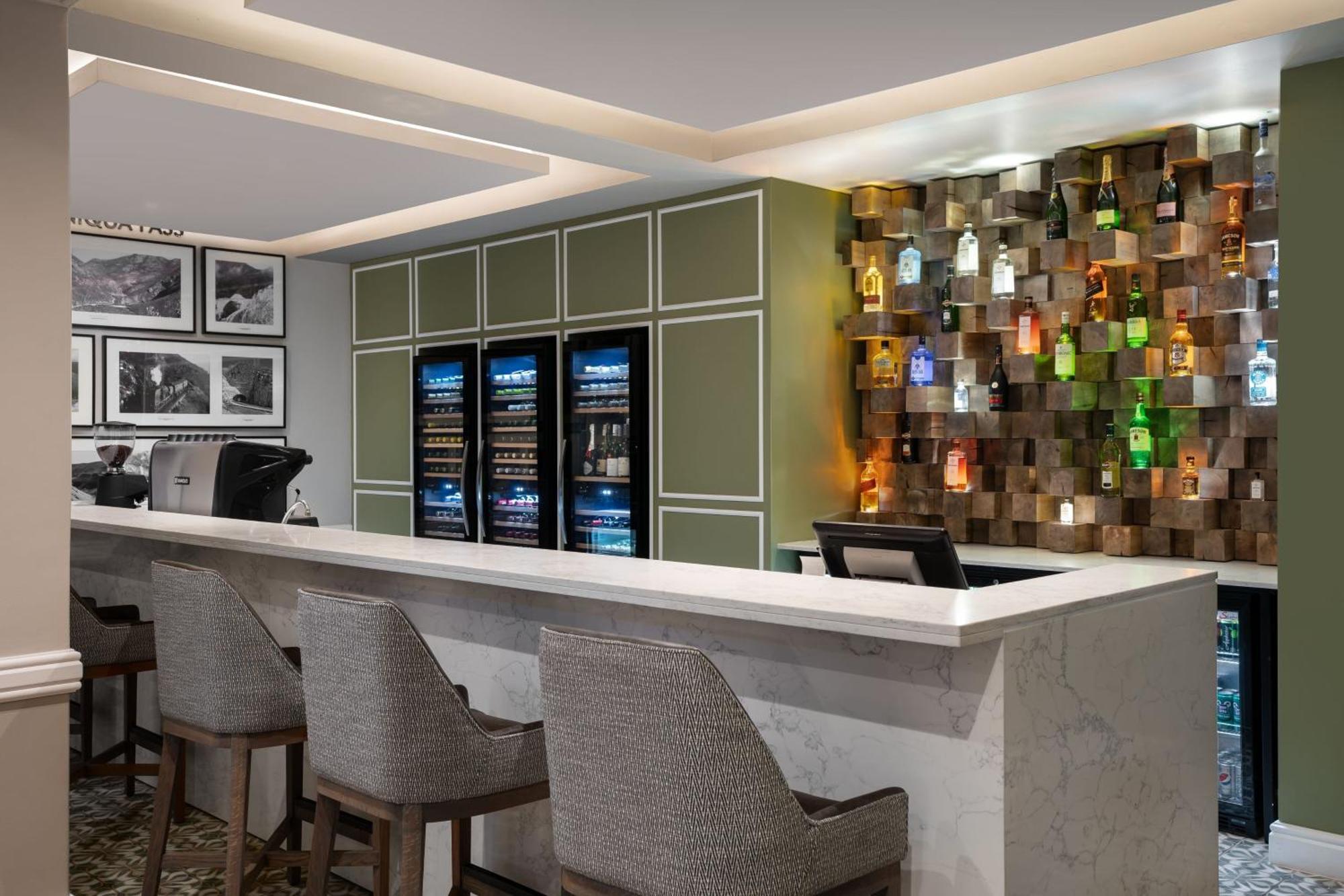 Protea Hotel By Marriott George King George Extérieur photo