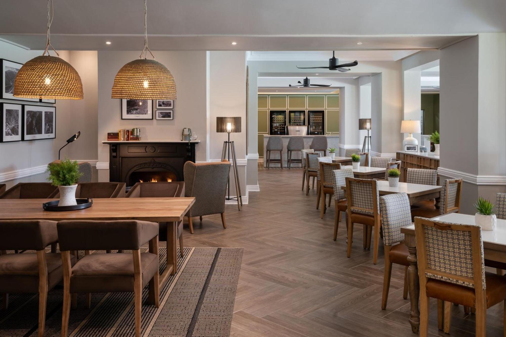 Protea Hotel By Marriott George King George Extérieur photo