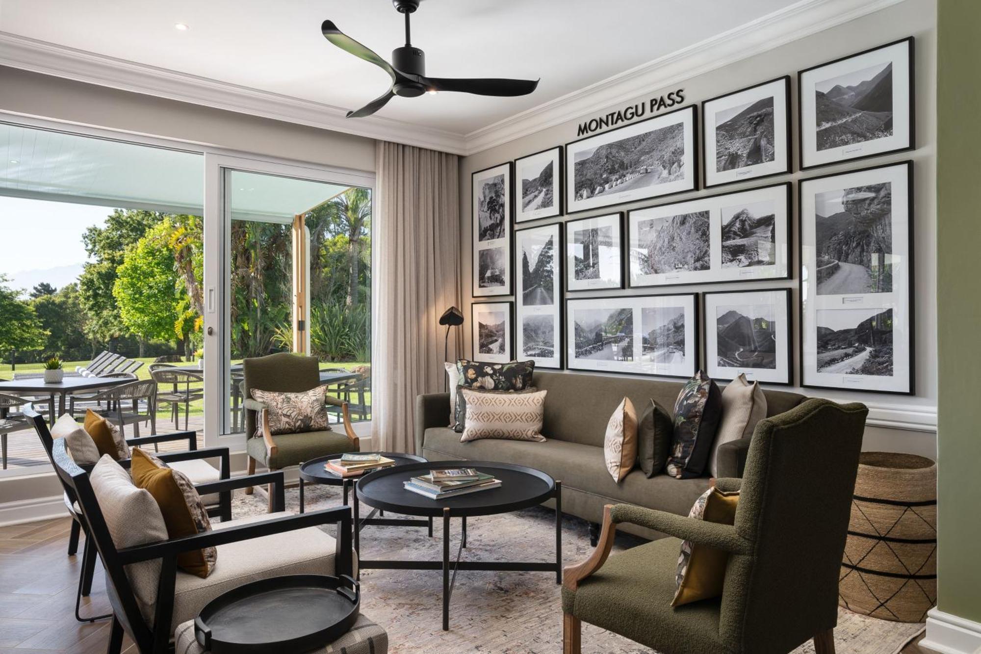 Protea Hotel By Marriott George King George Extérieur photo