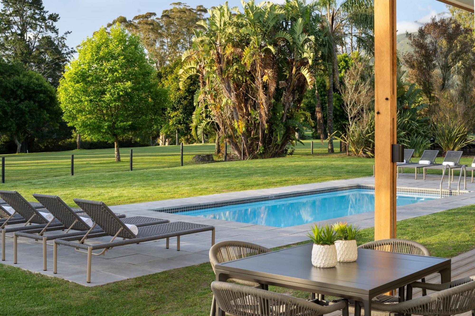 Protea Hotel By Marriott George King George Extérieur photo