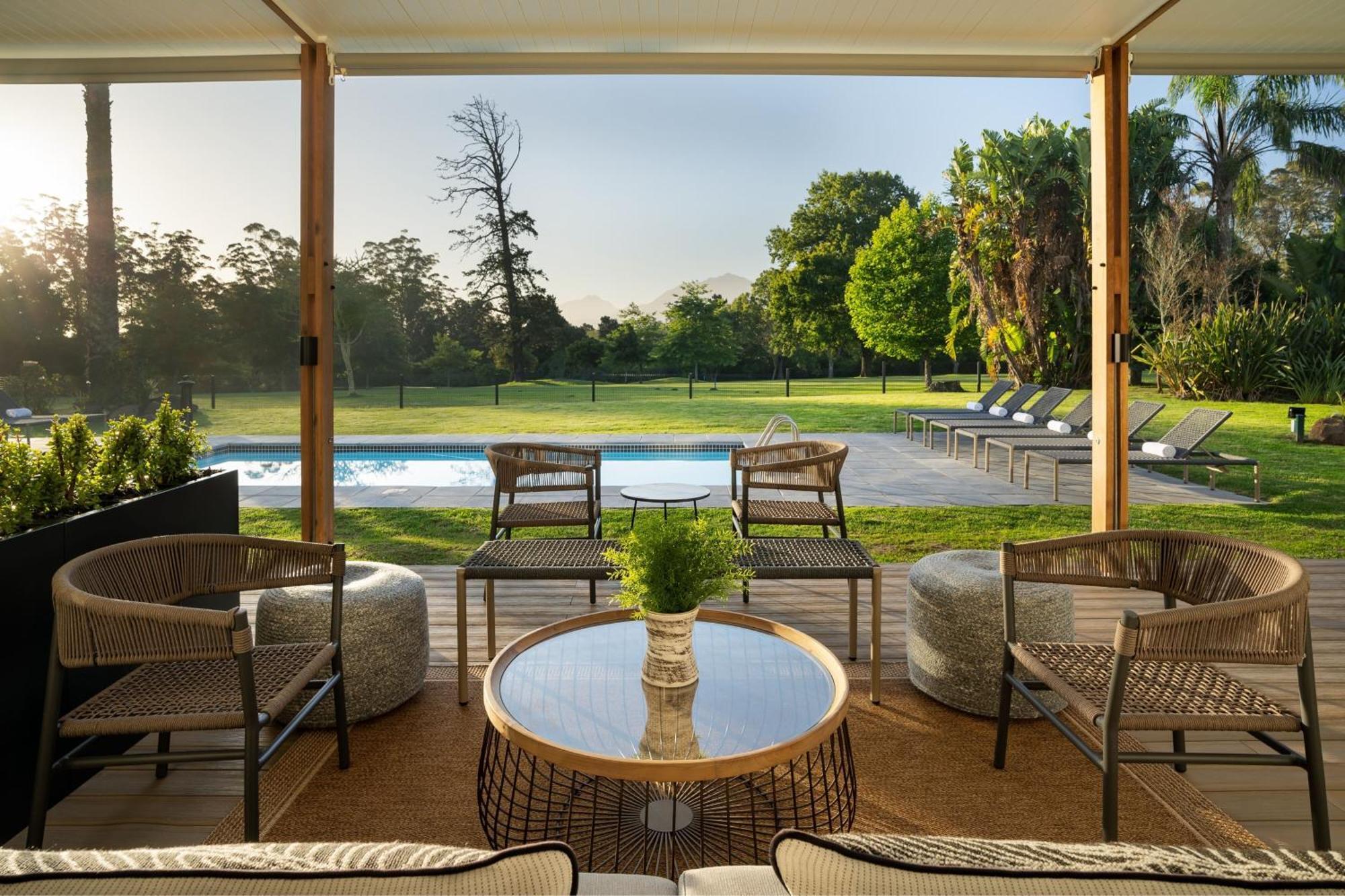Protea Hotel By Marriott George King George Extérieur photo