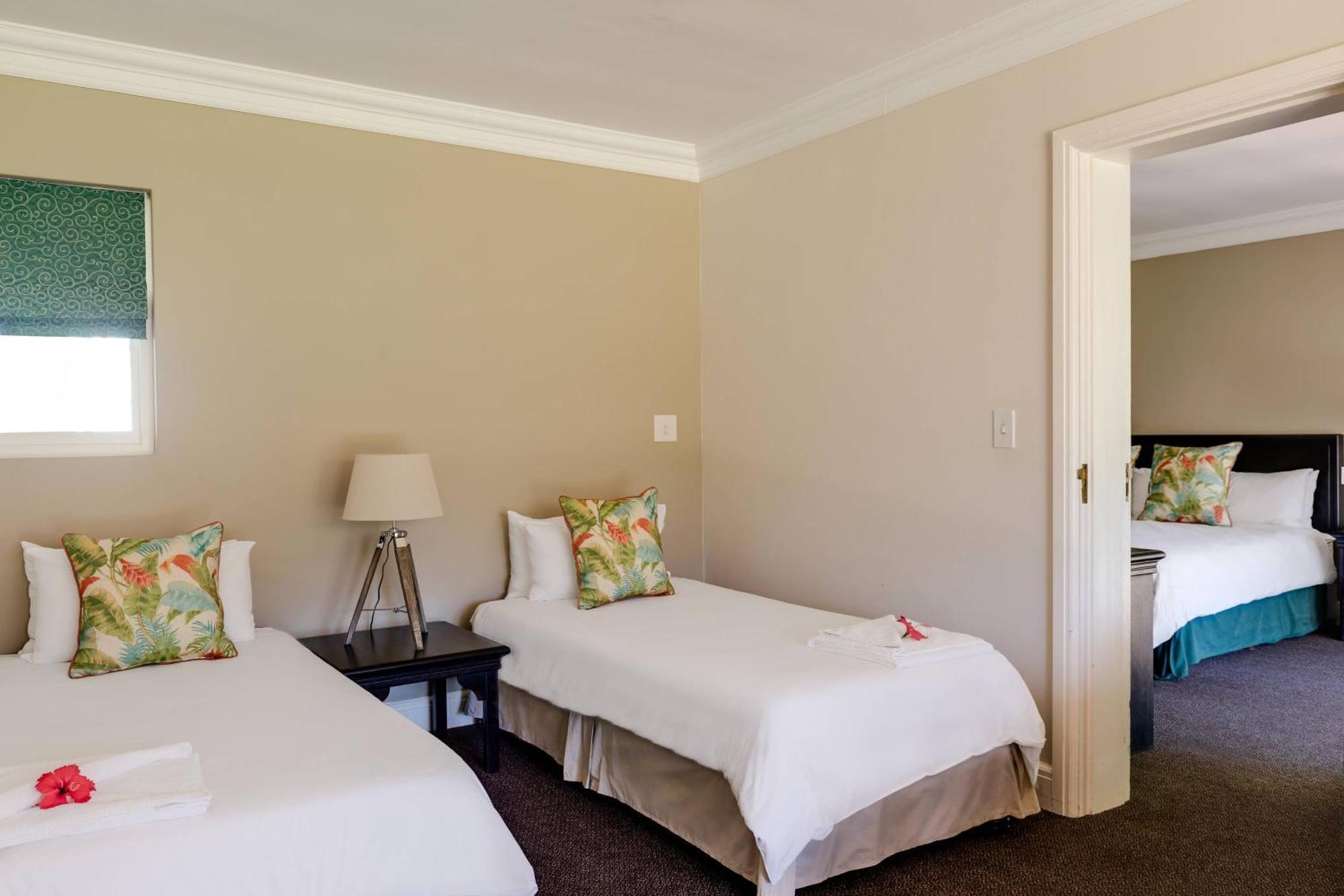 Protea Hotel By Marriott George King George Extérieur photo