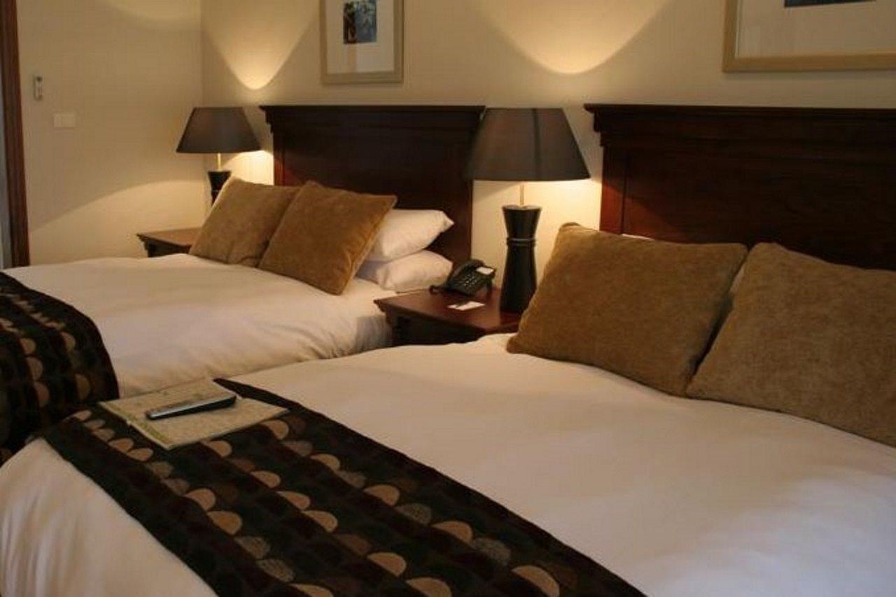 Protea Hotel By Marriott George King George Extérieur photo