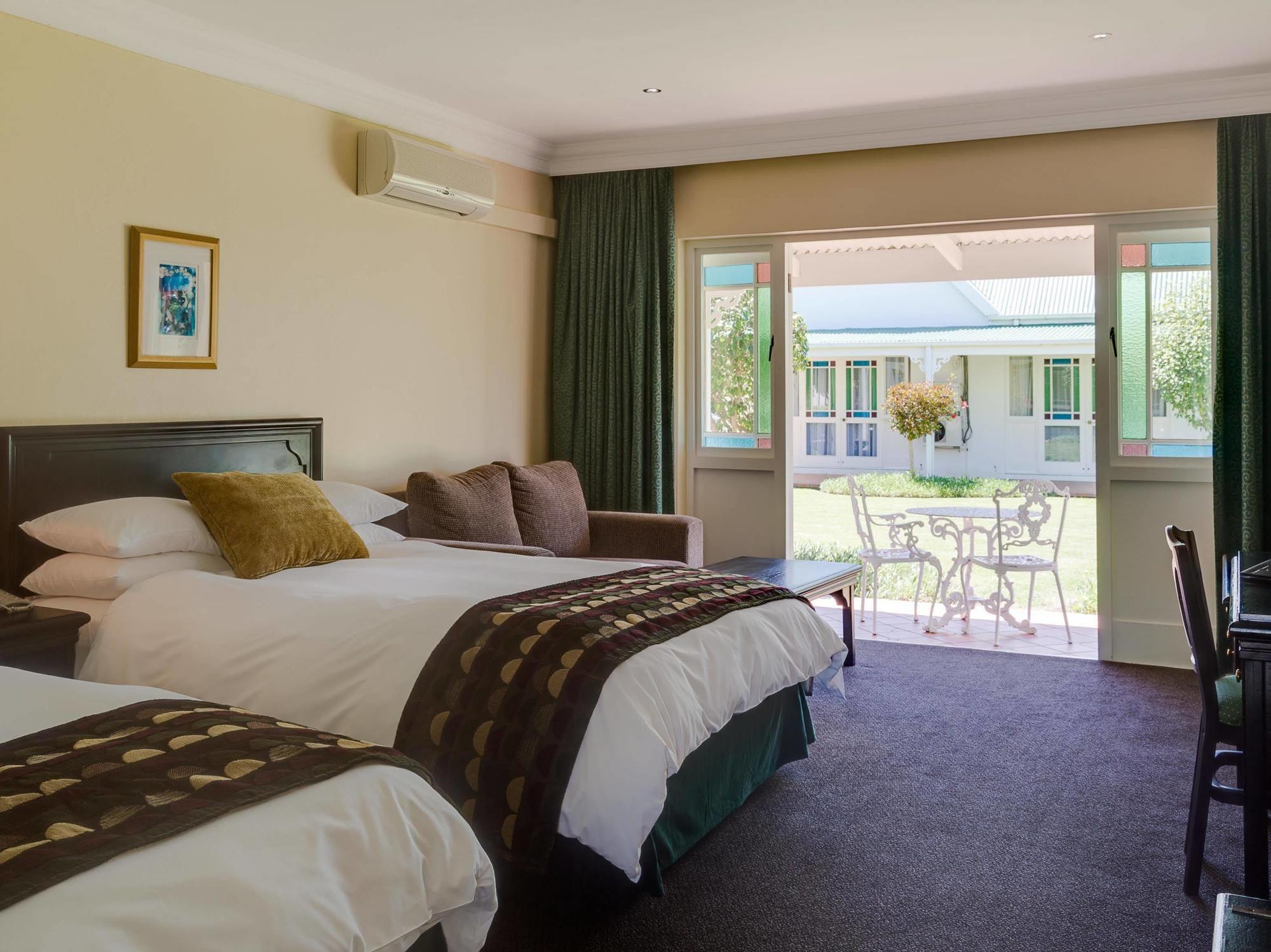 Protea Hotel By Marriott George King George Extérieur photo