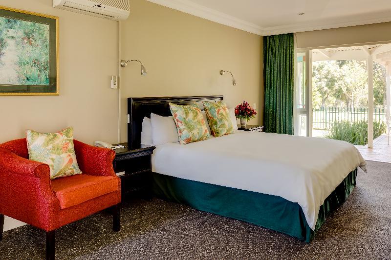 Protea Hotel By Marriott George King George Extérieur photo